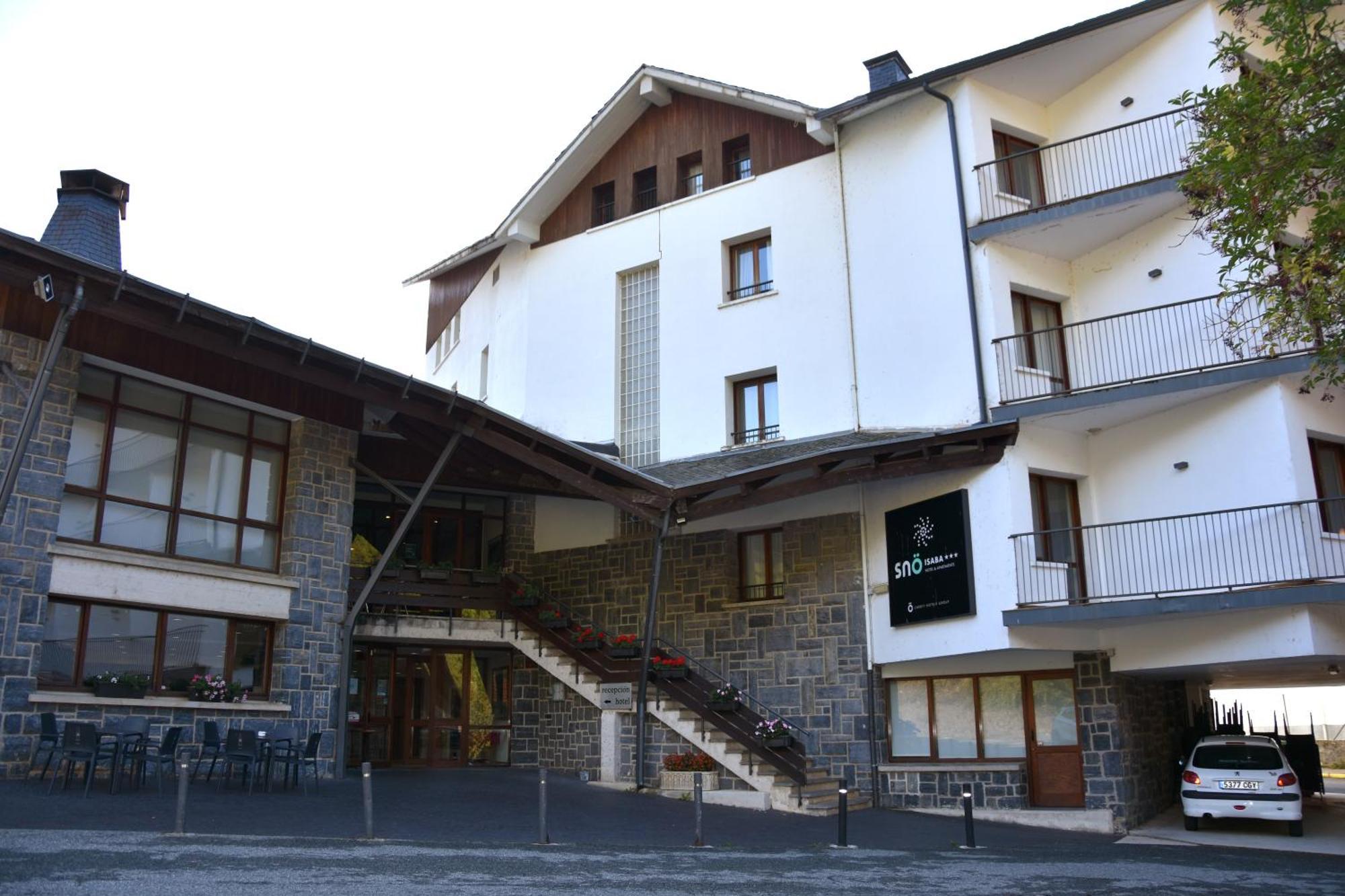 Hotel Y Apartamentos Snoe Isaba Exterior photo